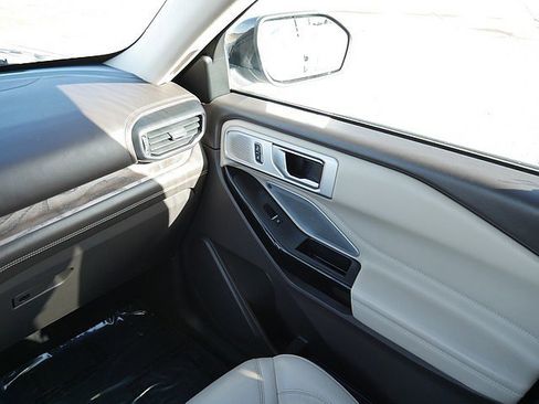 Used 2021 Ford Explorer Platinum w/ Equipment Group 601A image 25