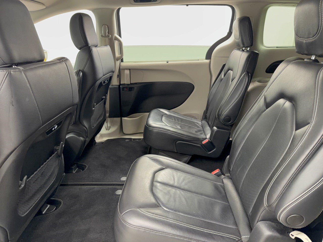 Used 2022 Chrysler Pacifica Touring-L FWD image 25