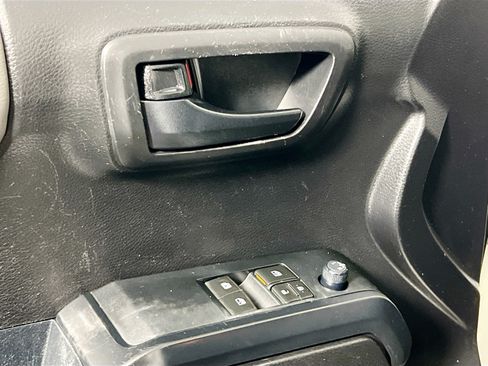 Used 2019 Toyota Tacoma SR RWD image 16