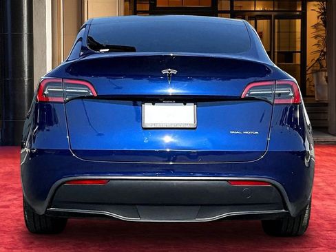 Used 2023 Tesla Model Y Long Range image 5