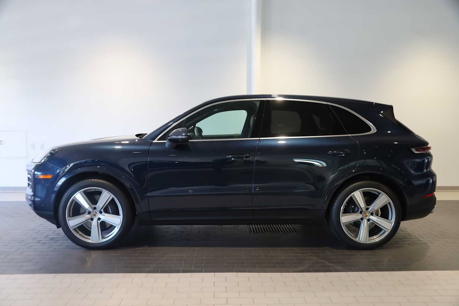 Used 2026 Porsche Cayenne AWD/4WD image 2