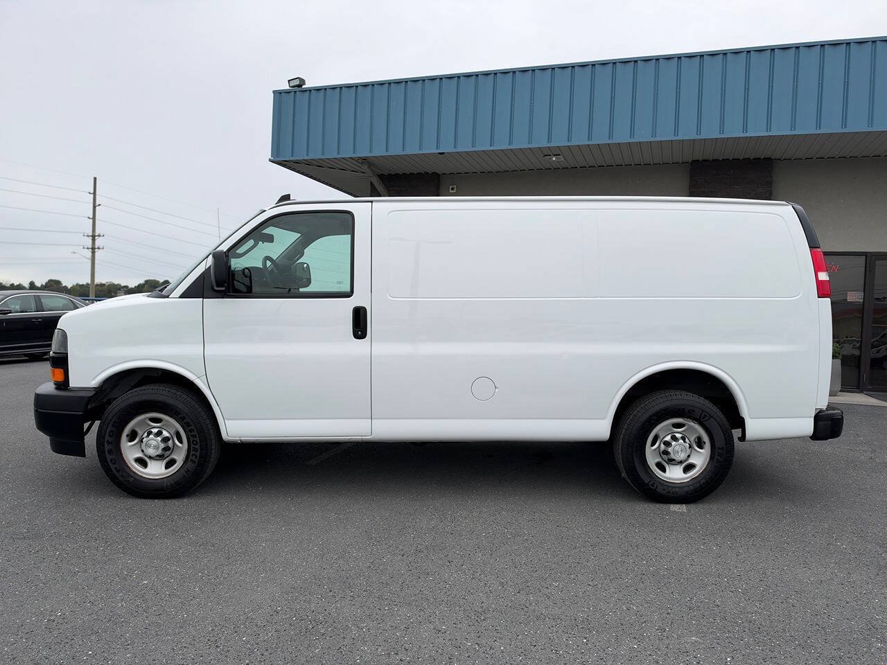Used 2020 Chevrolet Express 2500 w/ Driver Convenience Package RWD image 42