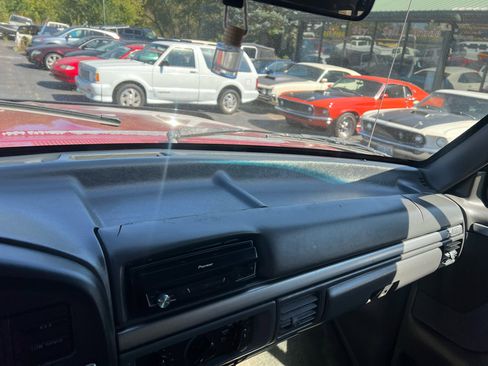 Used 1993 Ford Bronco XLT image 10