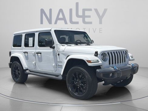 Used 2022 Jeep Wrangler Unlimited Sahara w/ Cold Weather Group AWD/4WD image 7