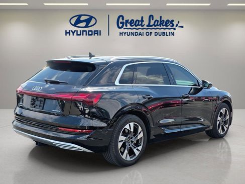 Used 2022 Audi e-tron Premium Plus AWD/4WD image 5