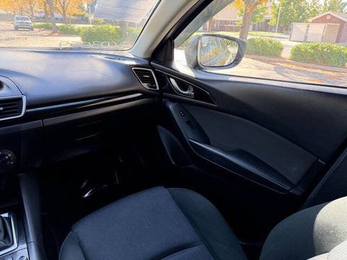 Used 2016 MAZDA MAZDA3 i Sport image 19