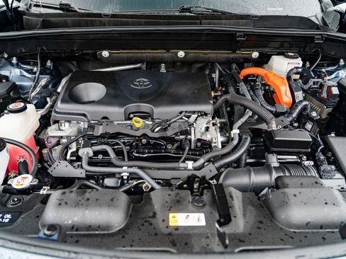 Used 2021 Toyota Venza LE image 31