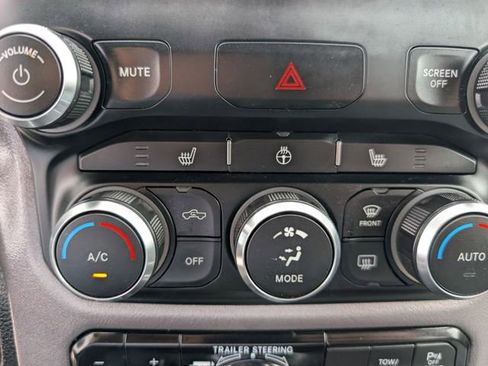 Used 2021 RAM 1500 Big Horn AWD/4WD image 4