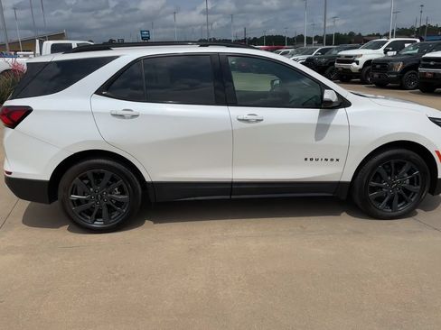 Used 2022 Chevrolet Equinox RS w/ RS Leather Package FWD image 2