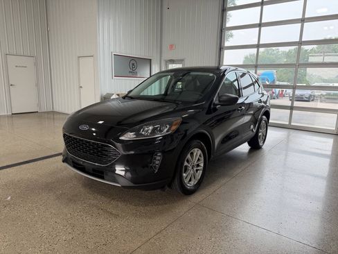Used 2022 Ford Escape SE AWD/4WD image 2