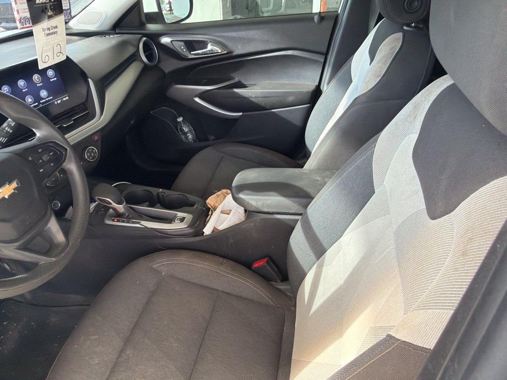 Used 2024 Chevrolet Trax LS w/ LS Convenience Package FWD image 6