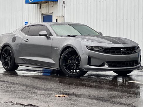 Used 2021 Chevrolet Camaro LT w/ RS Package image 2