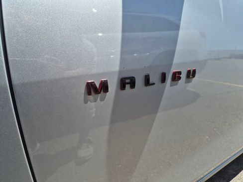 Used 2018 Chevrolet Malibu LT FWD image 8