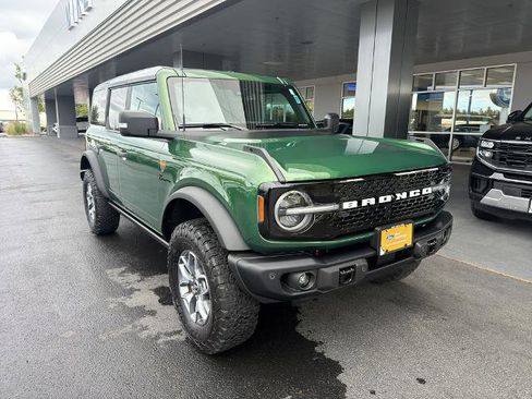 Certified 2025 Ford Bronco Badlands AWD/4WD image 1