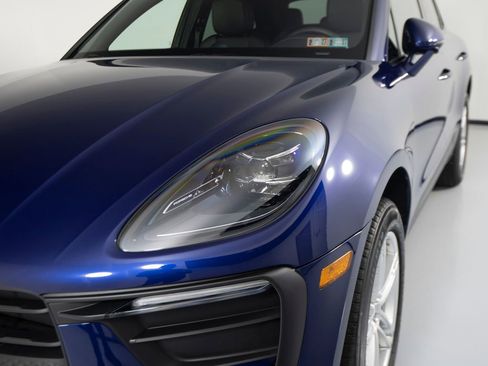 Used 2025 Porsche Macan image 36