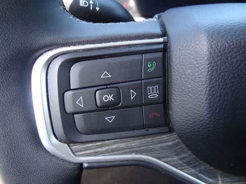 Used 2024 Jeep Wagoneer L Series II w/ Flexible Seating Group AWD/4WD image 12