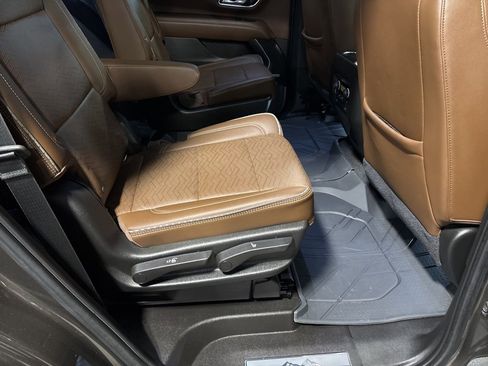 Certified 2021 Chevrolet Tahoe High Country w/ Premium Package image 21