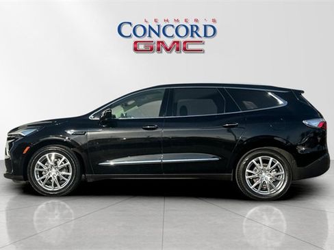 Used 2022 Buick Enclave Premium w/ Surround and Sites Package image 7