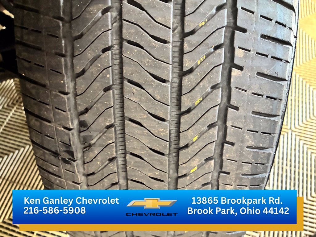 Used 2023 Chevrolet Traverse LS w/ Safety Package FWD image 27