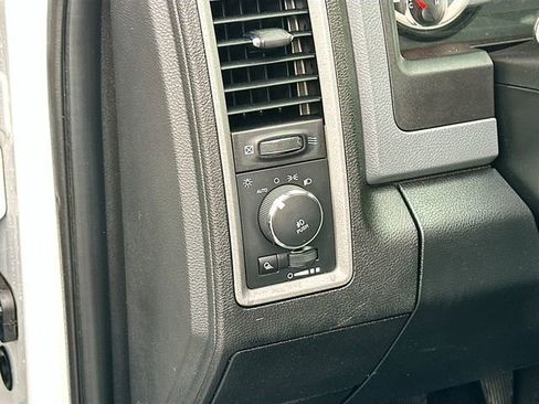 Used 2017 RAM 1500 Express image 10