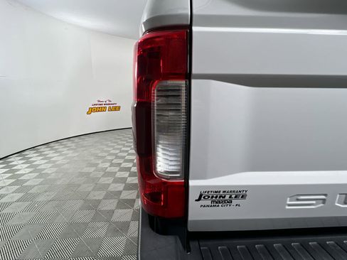 Used 2019 Ford F250 Lariat w/ Lariat Ultimate Package AWD/4WD image 12