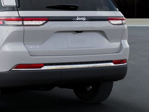 New 2026 Jeep Grand Cherokee Laredo AWD/4WD image 13