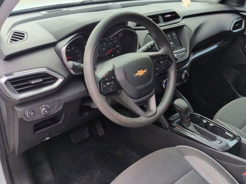 Used 2023 Chevrolet TrailBlazer LS AWD/4WD image 12