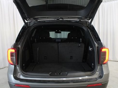 Used 2023 Ford Explorer ST-Line w/ Class IV Trailer Tow Package AWD/4WD image 34