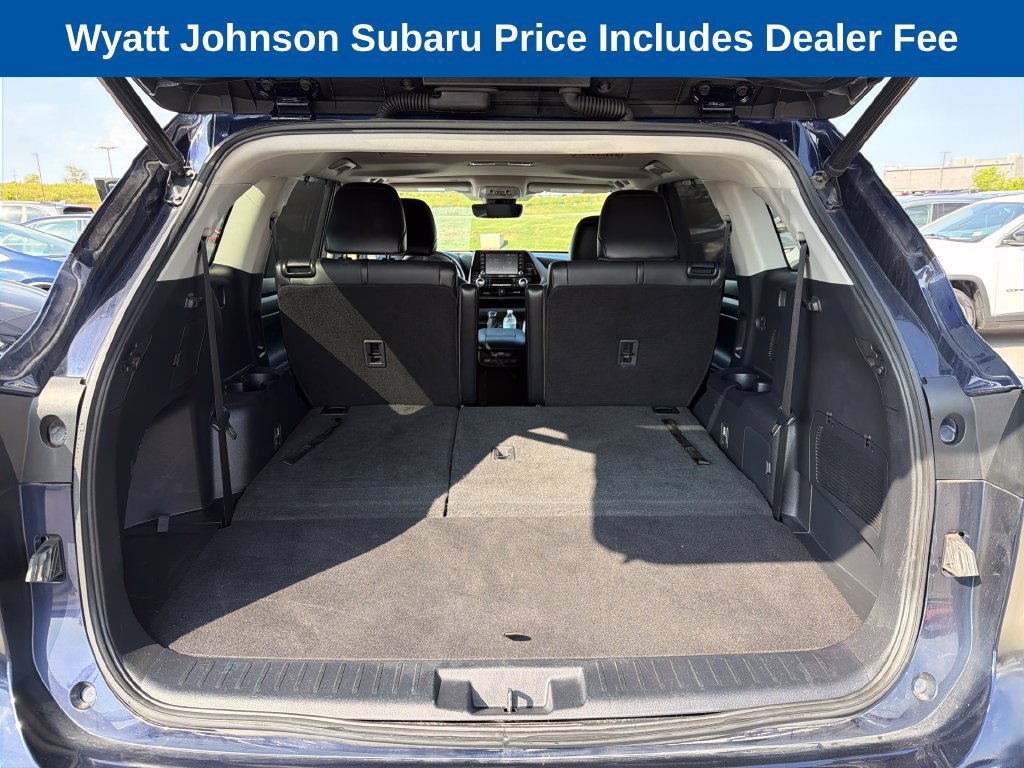 Used 2021 Toyota Highlander XLE AWD/4WD image 38