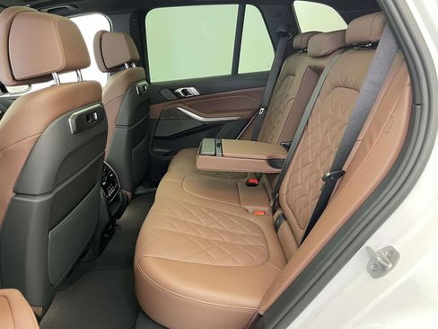 New 2026 BMW X5 xDrive40i w/ M Sport Package AWD/4WD image 14