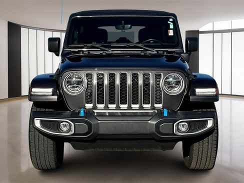 Used 2022 Jeep Wrangler Unlimited Sahara image 3
