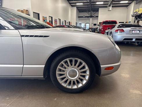 Used 2004 Ford Thunderbird image 71