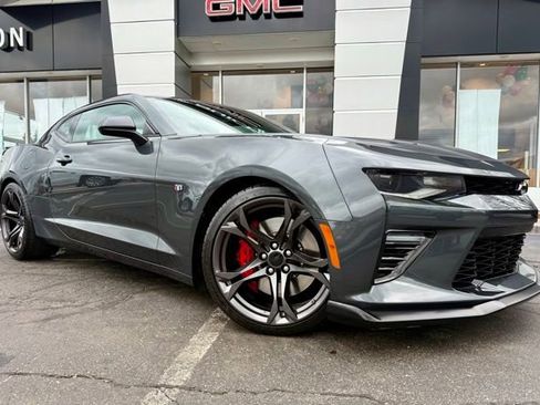 Used 2018 Chevrolet Camaro SS image 3