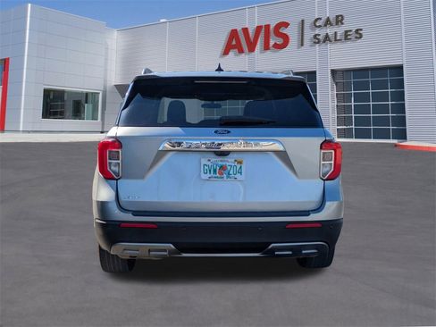 Used 2023 Ford Explorer XLT w/ Equipment Group 202A image 7