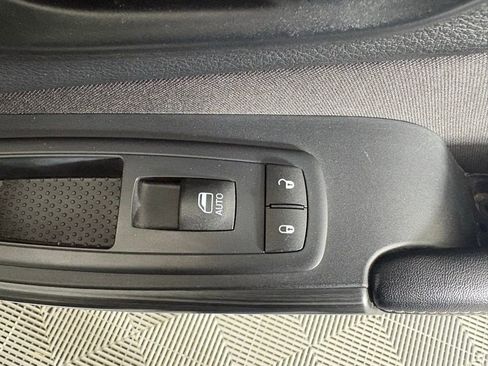 Used 2015 Jeep Cherokee Latitude w/ Cold Weather Group image 31