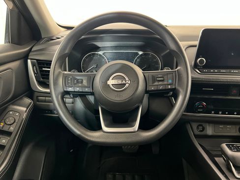 Used 2024 Nissan Rogue SV FWD image 13