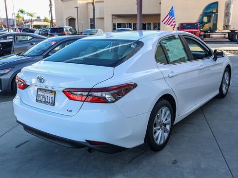 Used 2022 Toyota Camry LE image 4