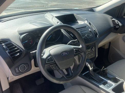 Used 2018 Ford Escape SE image 9