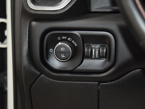 Used 2024 RAM 2500 Laramie w/ Night Edition image 33