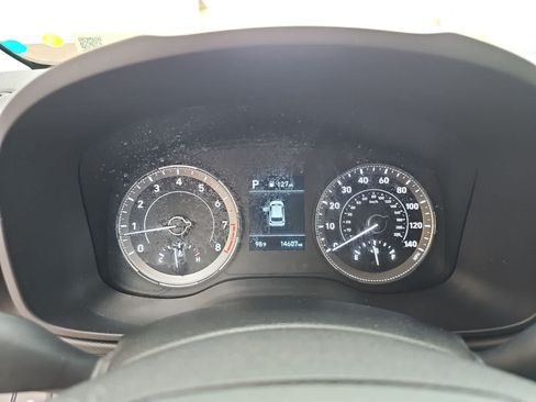 Certified 2022 Hyundai Venue SEL FWD image 22