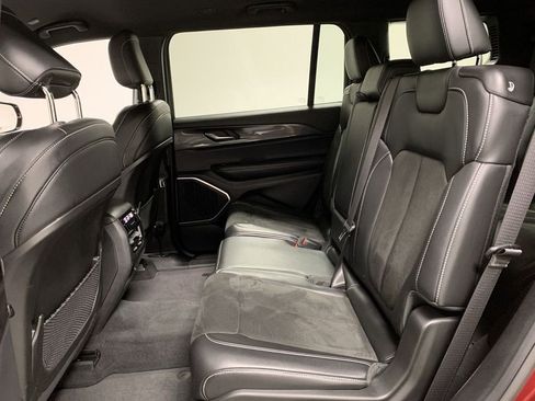 Used 2022 Jeep Grand Cherokee L Laredo image 19