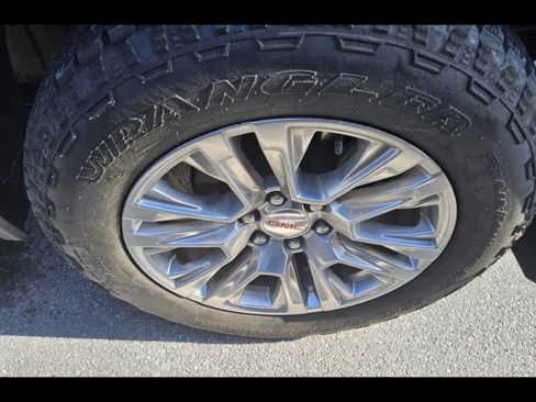 Used 2023 GMC Sierra 1500 Denali w/ Technology Package image 4