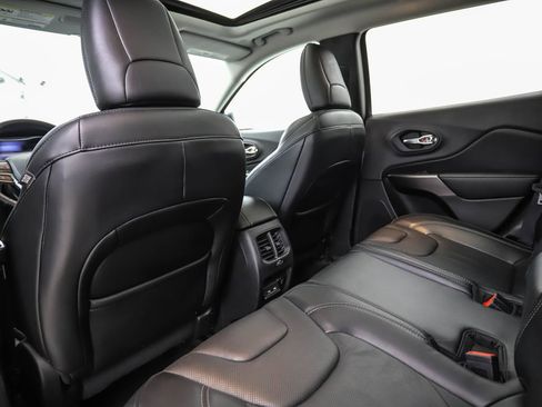 Used 2020 Jeep Cherokee Limited image 22