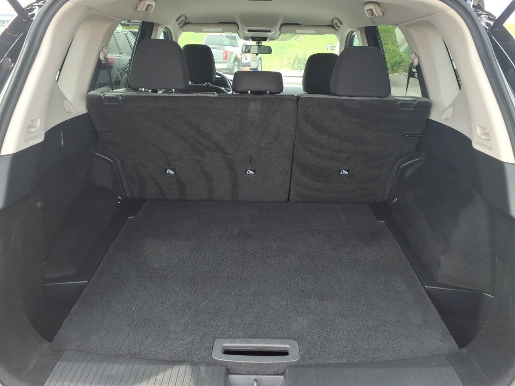 Used 2022 Nissan Rogue S AWD/4WD image 18