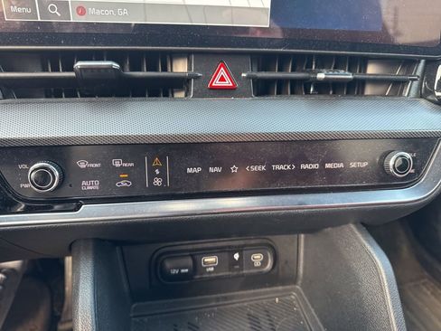 Used 2025 Kia Sportage SX image 13