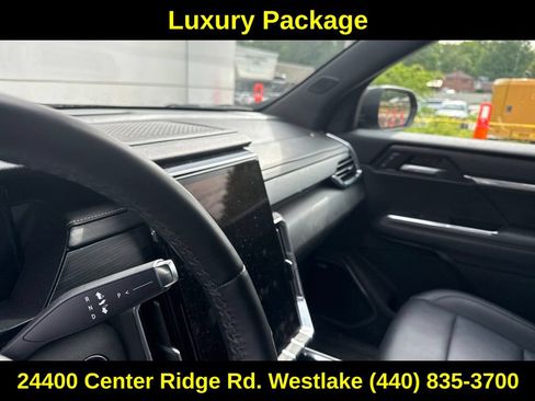Used 2024 GMC Acadia Elevation w/ Luxury Package AWD/4WD image 13