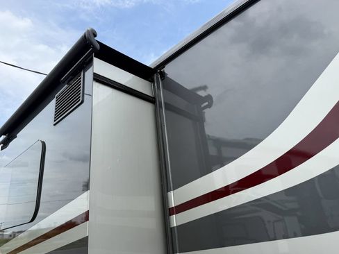 Used 2018 Mercedes-Benz Sprinter 3500 image 11