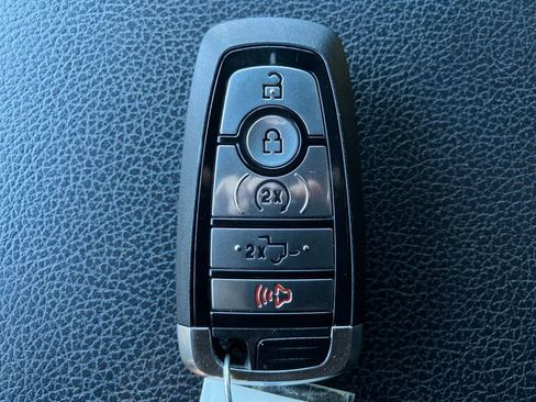 Certified 2022 Ford F250 Lariat w/ Lariat Ultimate Package image 33