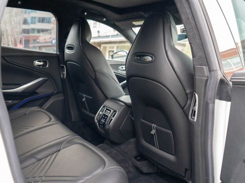 Used 2021 Aston Martin DBX image 33