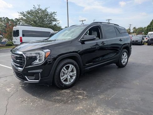 Used 2023 GMC Terrain SLE w/ Driver Convenience Package FWD image 9